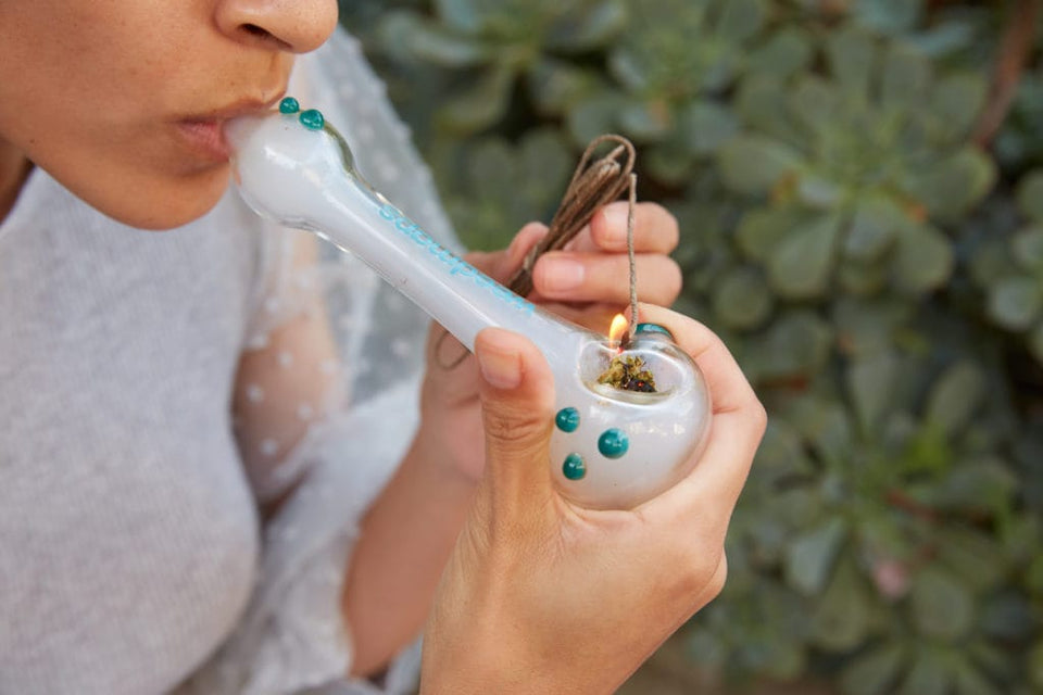 Benefits of Using Hemp Wick: A Cleaner and Healthier Smoking Experience