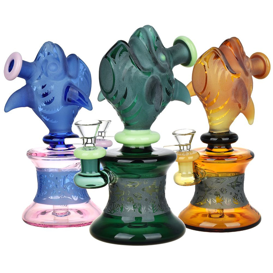 Feeding Time Etched Glass Water Pipe - 7.25" / 14mm F / Colors Vary